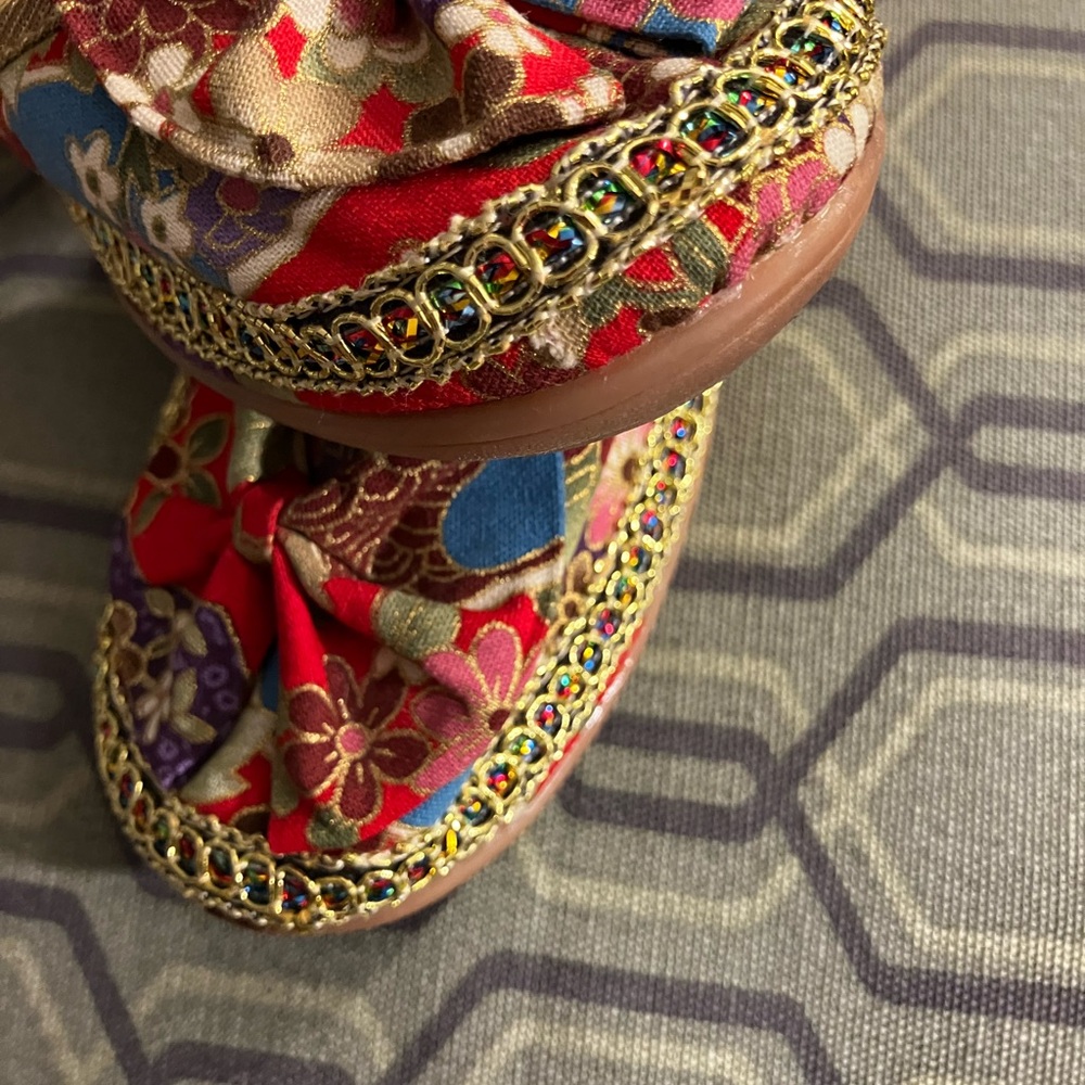 Floral Embroidered Flats 39 - Picture 6 of 6